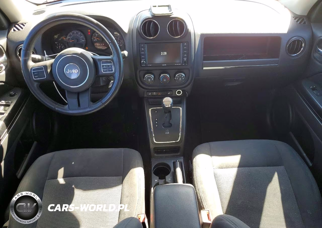 2016 Jeep Patriot Latitude VIN:1C4NJRFB8GD580620 - 8