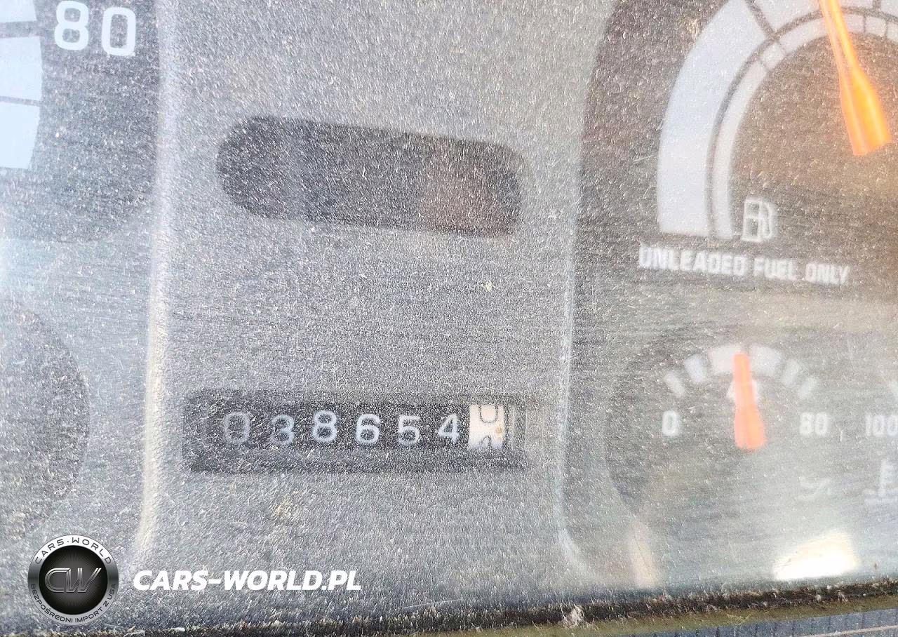 1992 Chevrolet Ambassador VIN:1GBKP37N3N3304053 - 8