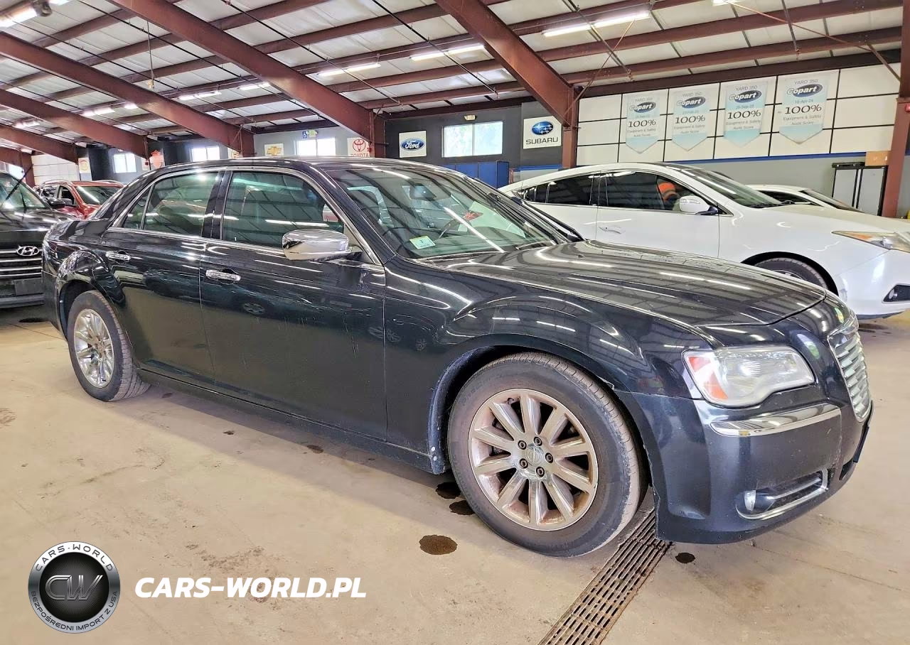 2013 Chrysler 300C VIN:2C3CCAET0DH666309 - 4