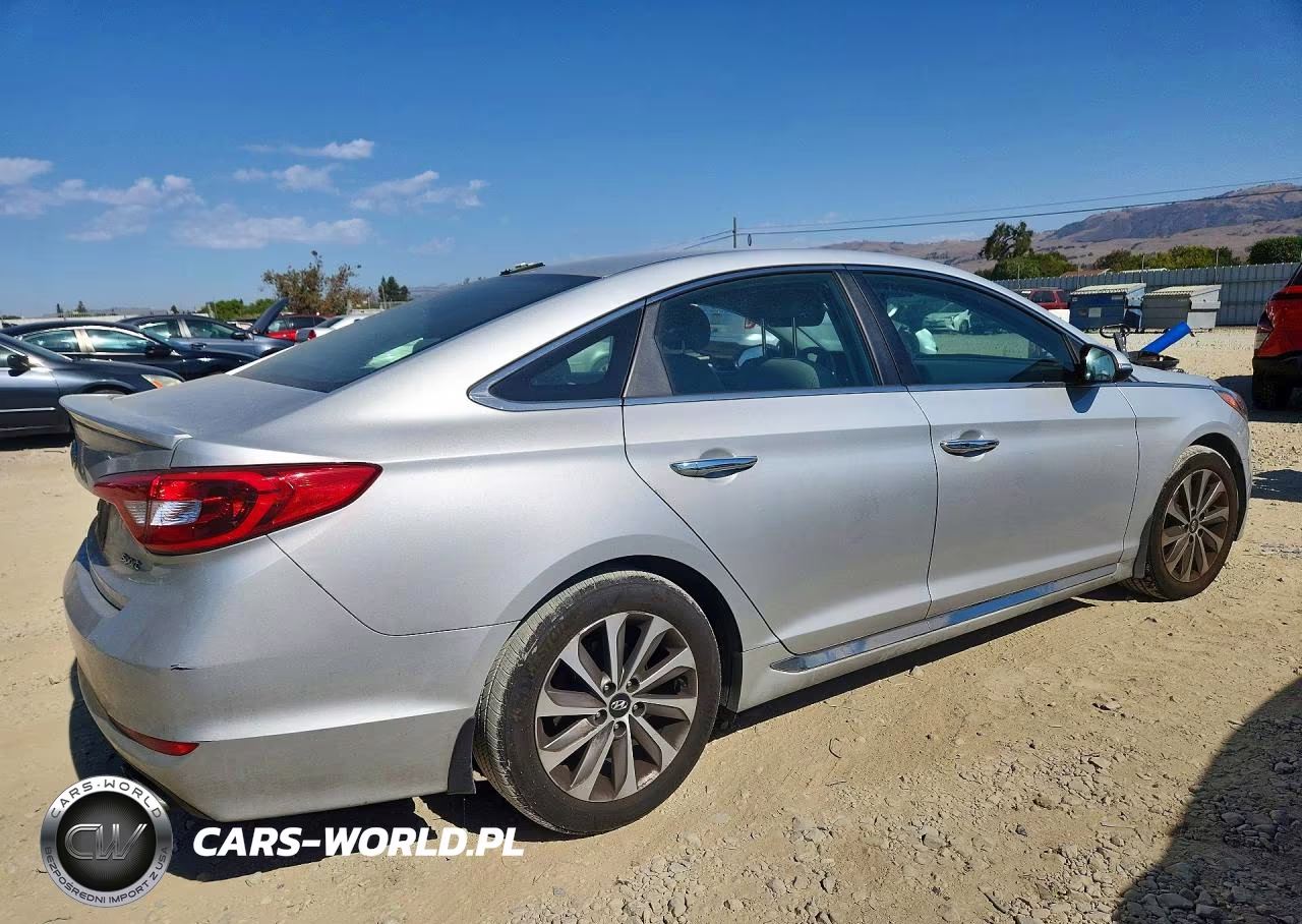2015 Hyundai Sonata Sport VIN:5NPE34AF4FH131774 - 3