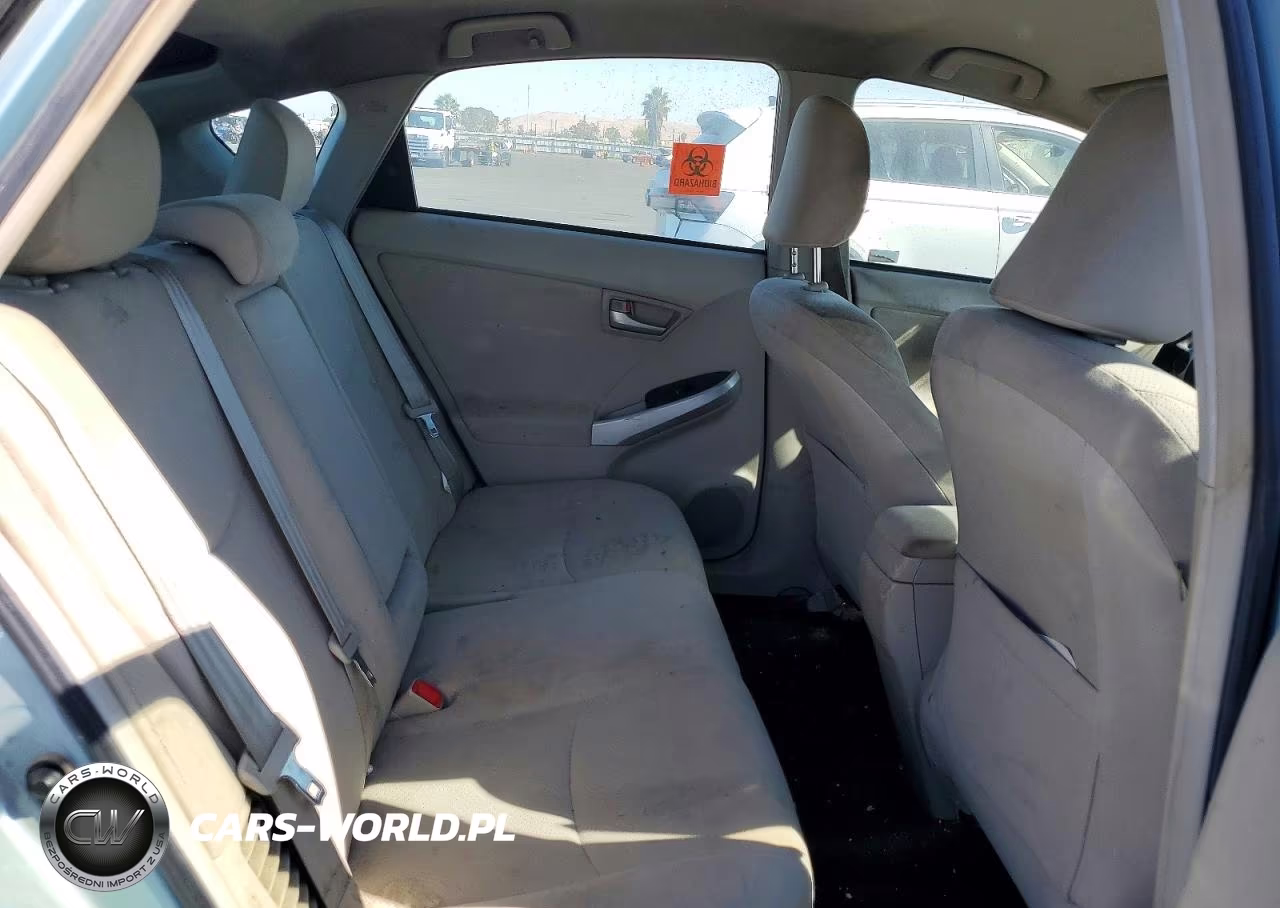 2013 Toyota Prius Two VIN:JTDKN3DU8D1624511 - 10
