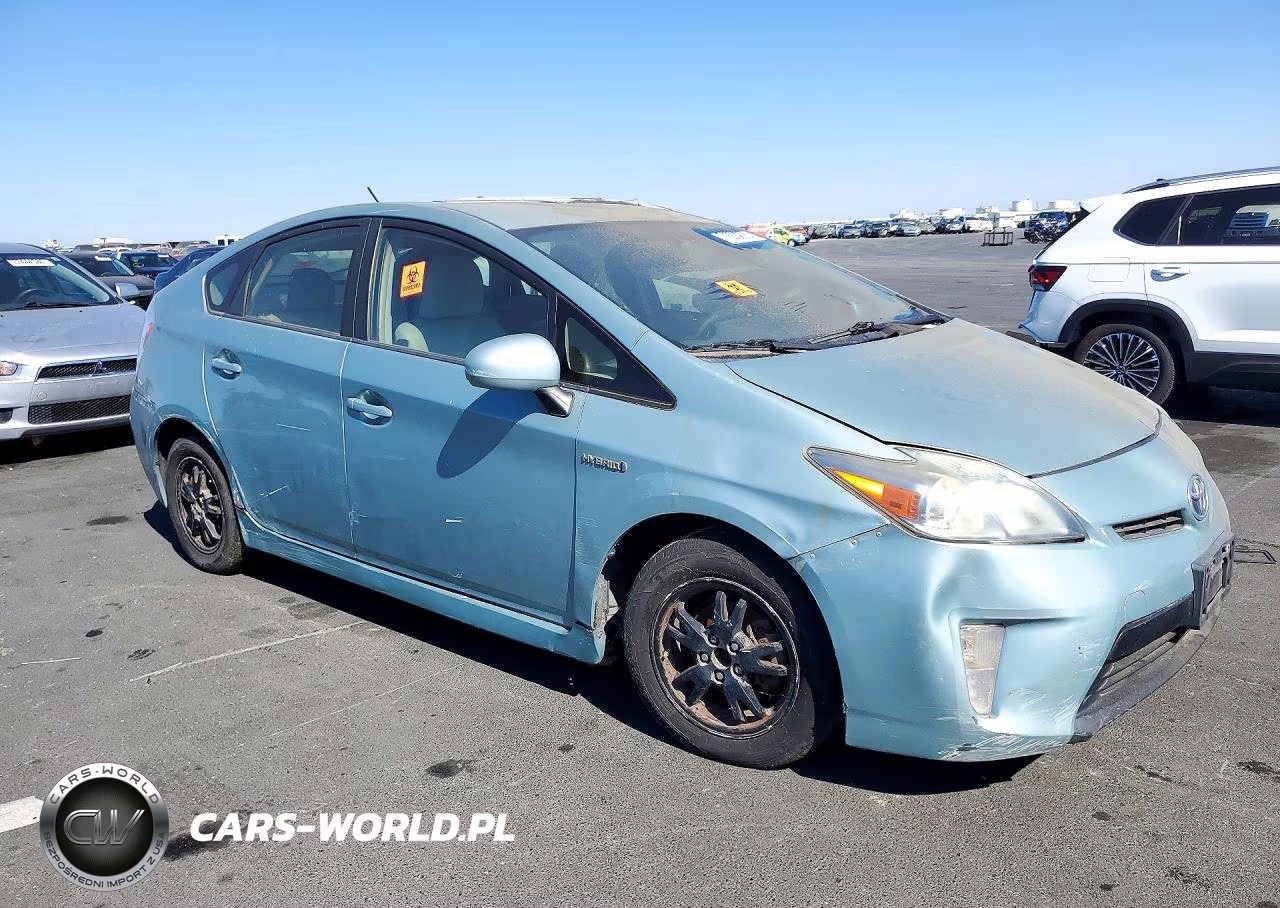 2013 Toyota Prius Two VIN:JTDKN3DU8D1624511 - 4