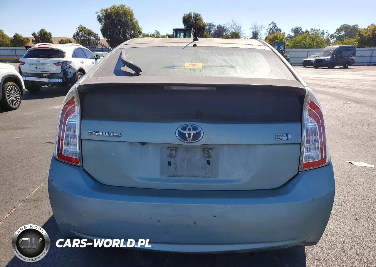 2013 Toyota Prius Two VIN:JTDKN3DU8D1624511 - 6