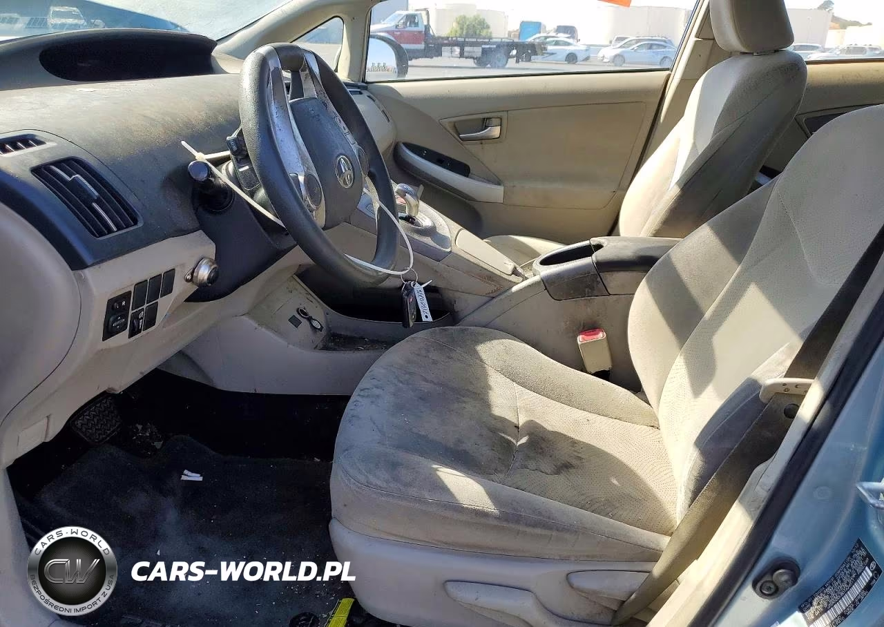 2013 Toyota Prius Two VIN:JTDKN3DU8D1624511 - 7