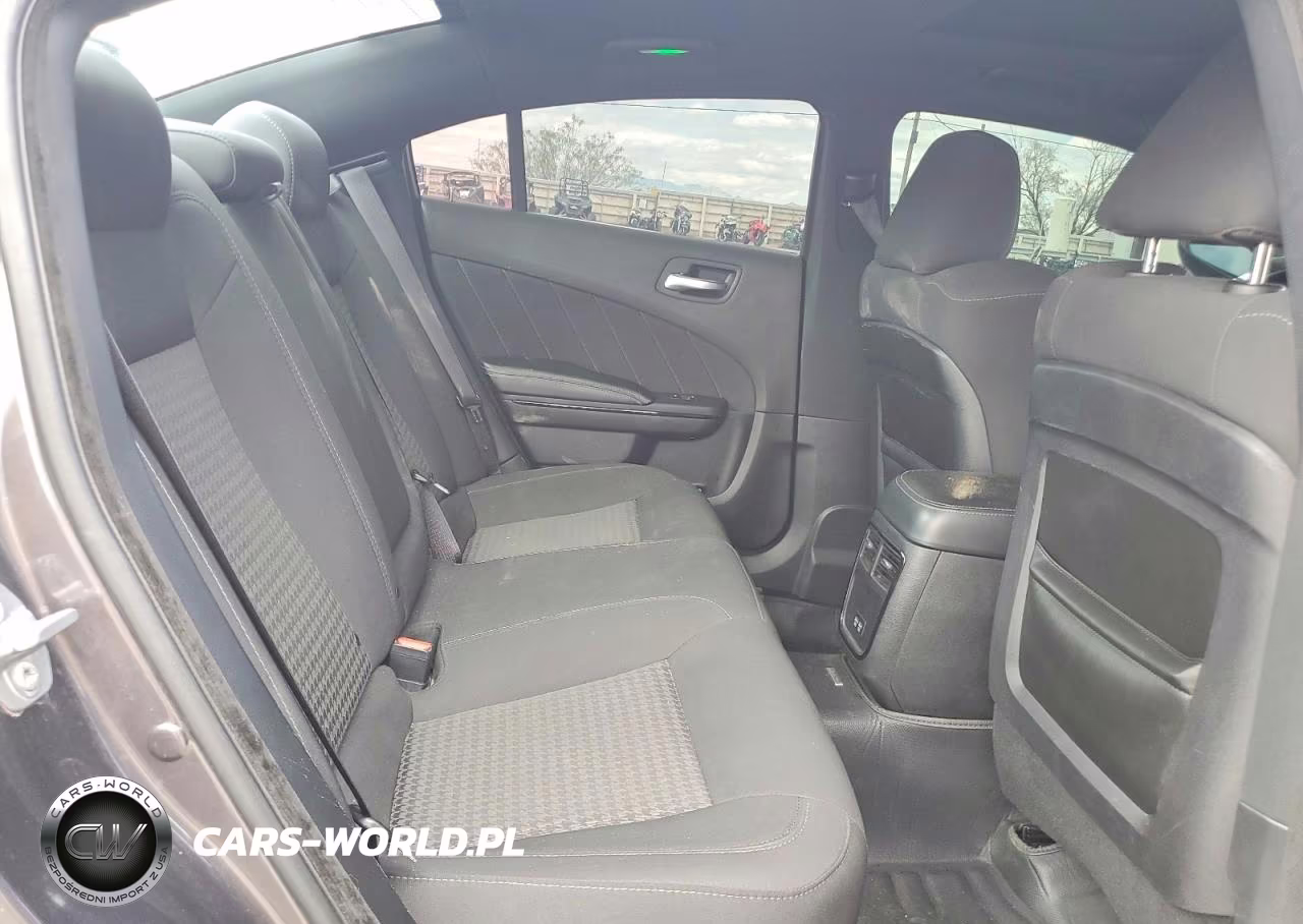 2019 Dodge Charger R-T VIN:2C3CDXCT7KH584304 - 10