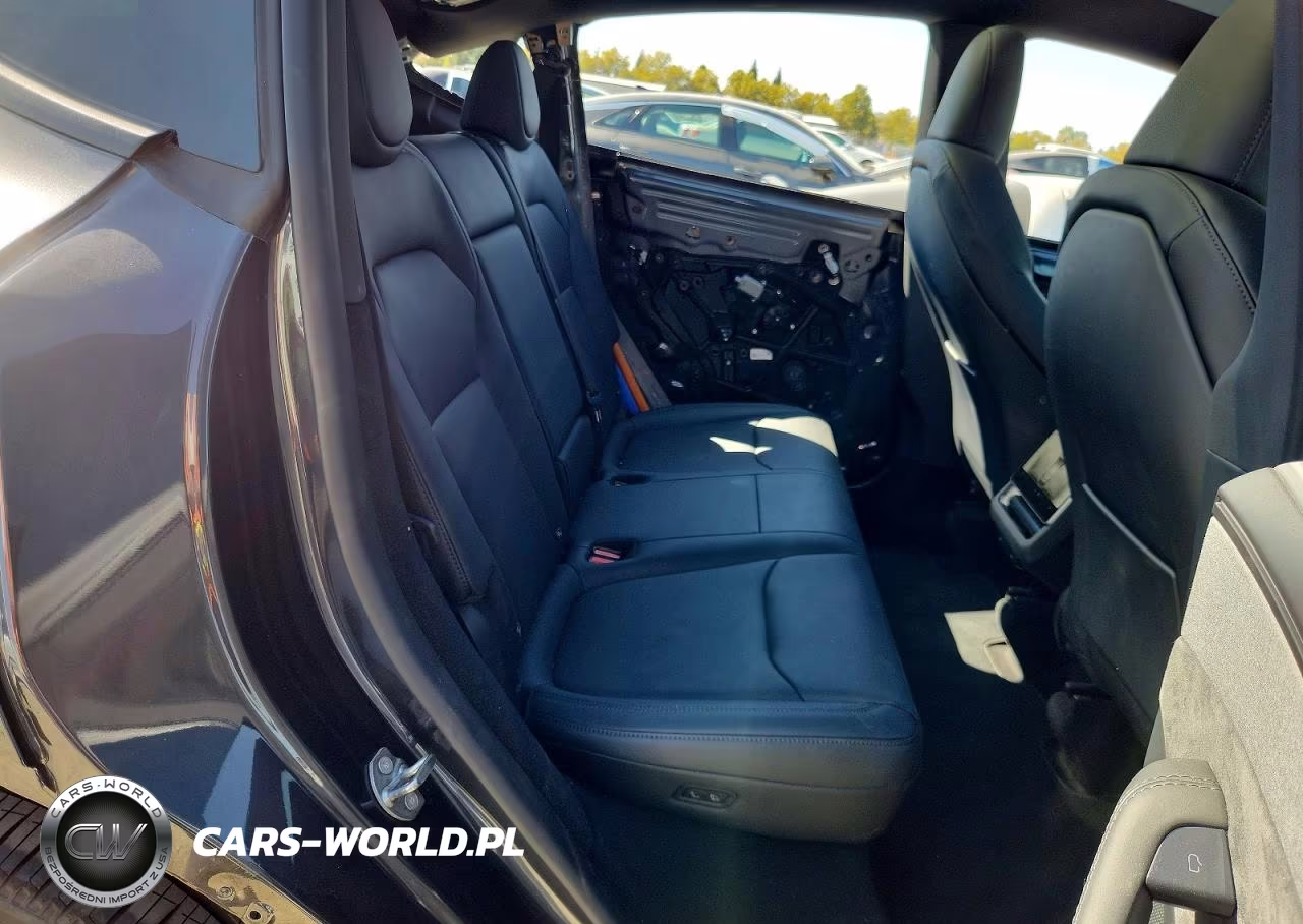 2026 Tesla Model Y VIN:7SAYGDED2TF582516 - 10