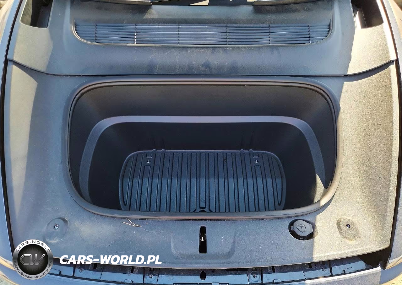 2026 Tesla Model Y VIN:7SAYGDED2TF582516 - 11