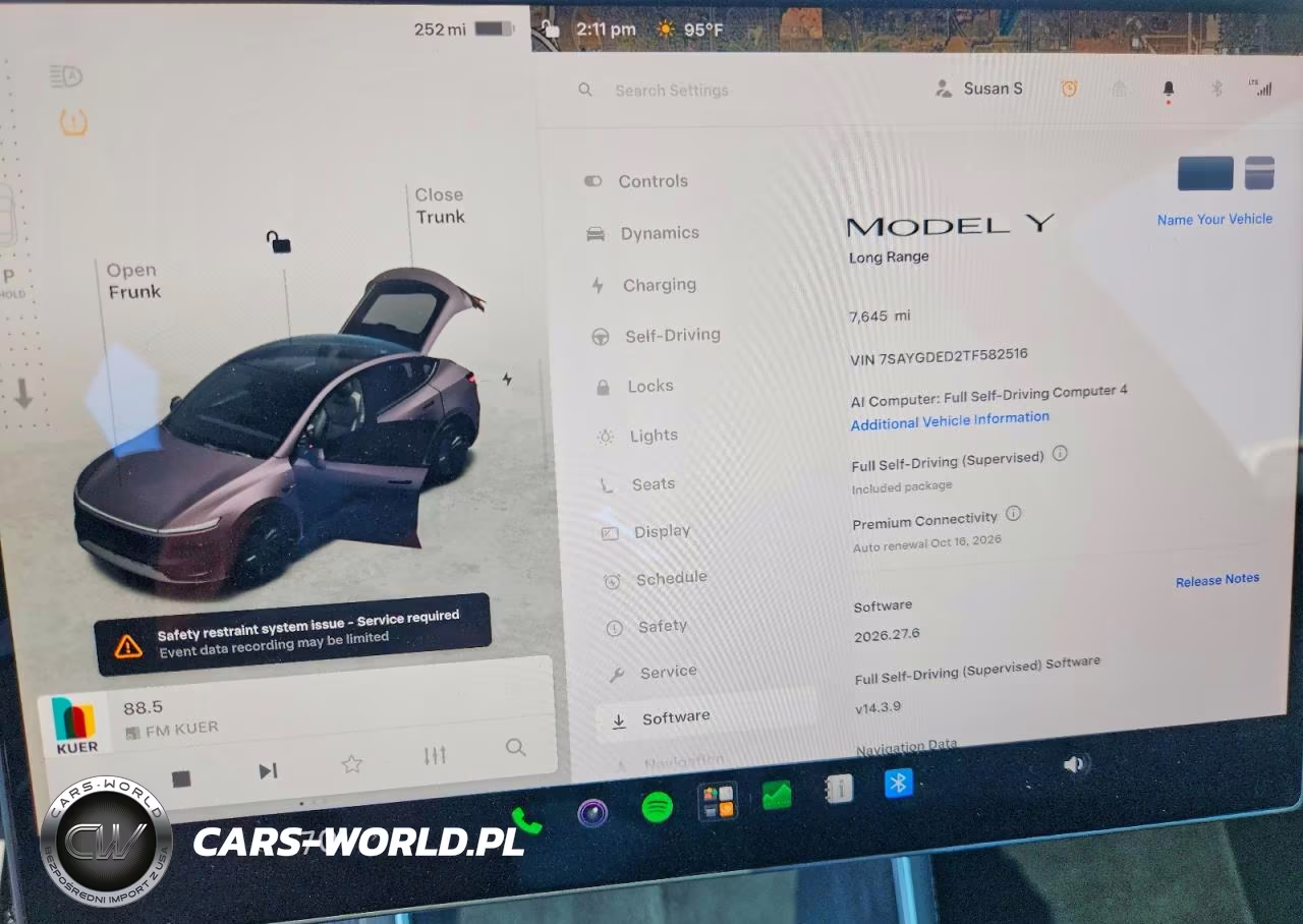 2026 Tesla Model Y VIN:7SAYGDED2TF582516 - 9