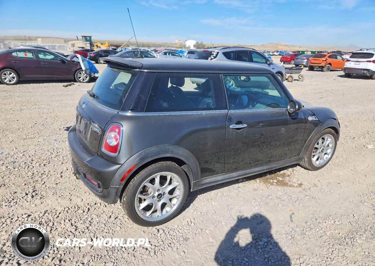 2011 Mini Cooper S VIN:WMWSV3C50BTY11377 - 3