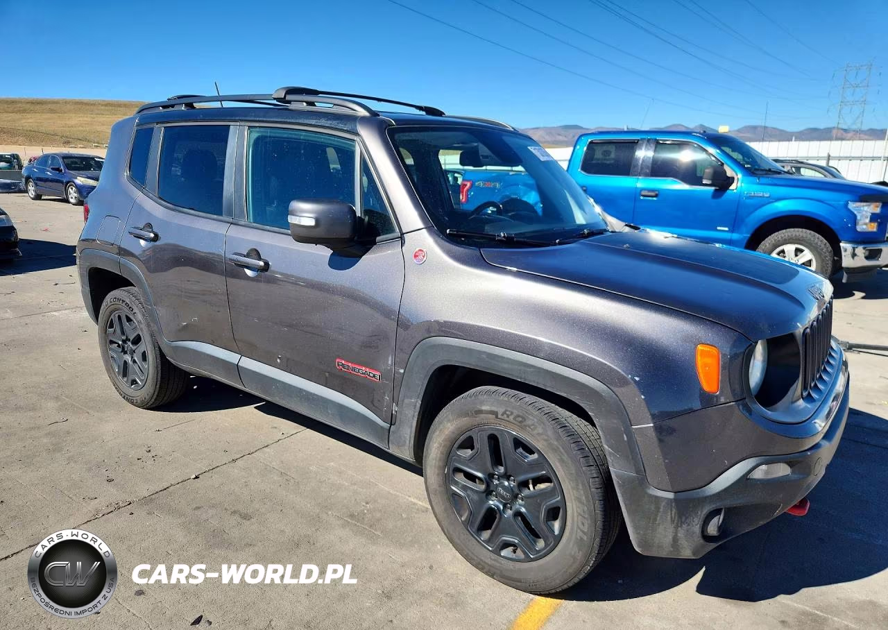 2018 Jeep Renegade Trailhawk VIN:ZACCJBCB2JPJ09216 - 4