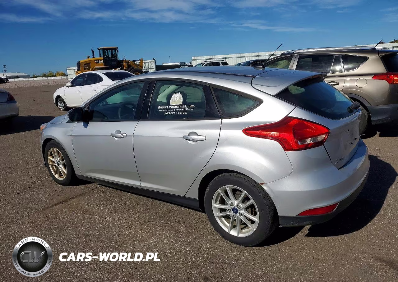 2018 Ford Focus Se VIN:1FADP3K20JL331227 - 2