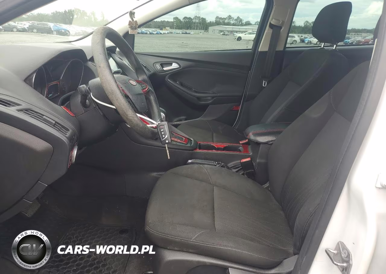 2018 Ford Focus Se VIN:1FADP3F2XJL209159 - 7