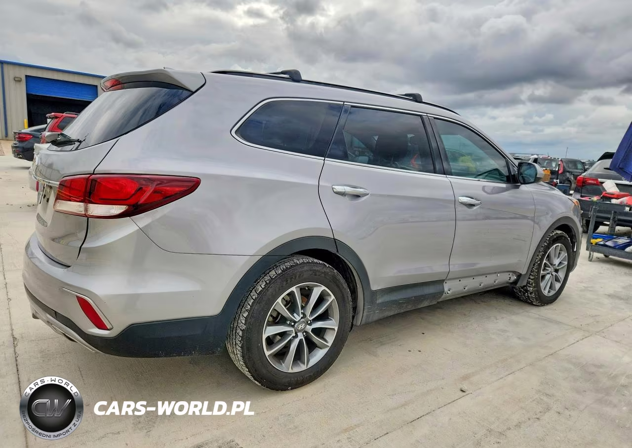 2018 Hyundai Santa Fe Se VIN:KM8SM4HF1JU257574 - 3