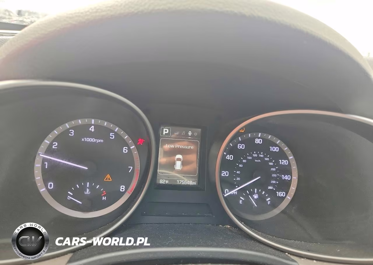 2018 Hyundai Santa Fe Se VIN:KM8SM4HF1JU257574 - 9