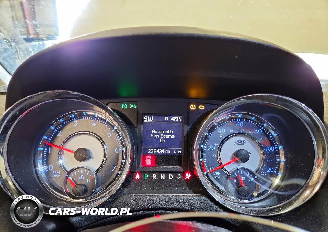 2014 Chrysler Town & Country Touring L VIN:2C4RC1CG9ER455553 - 9