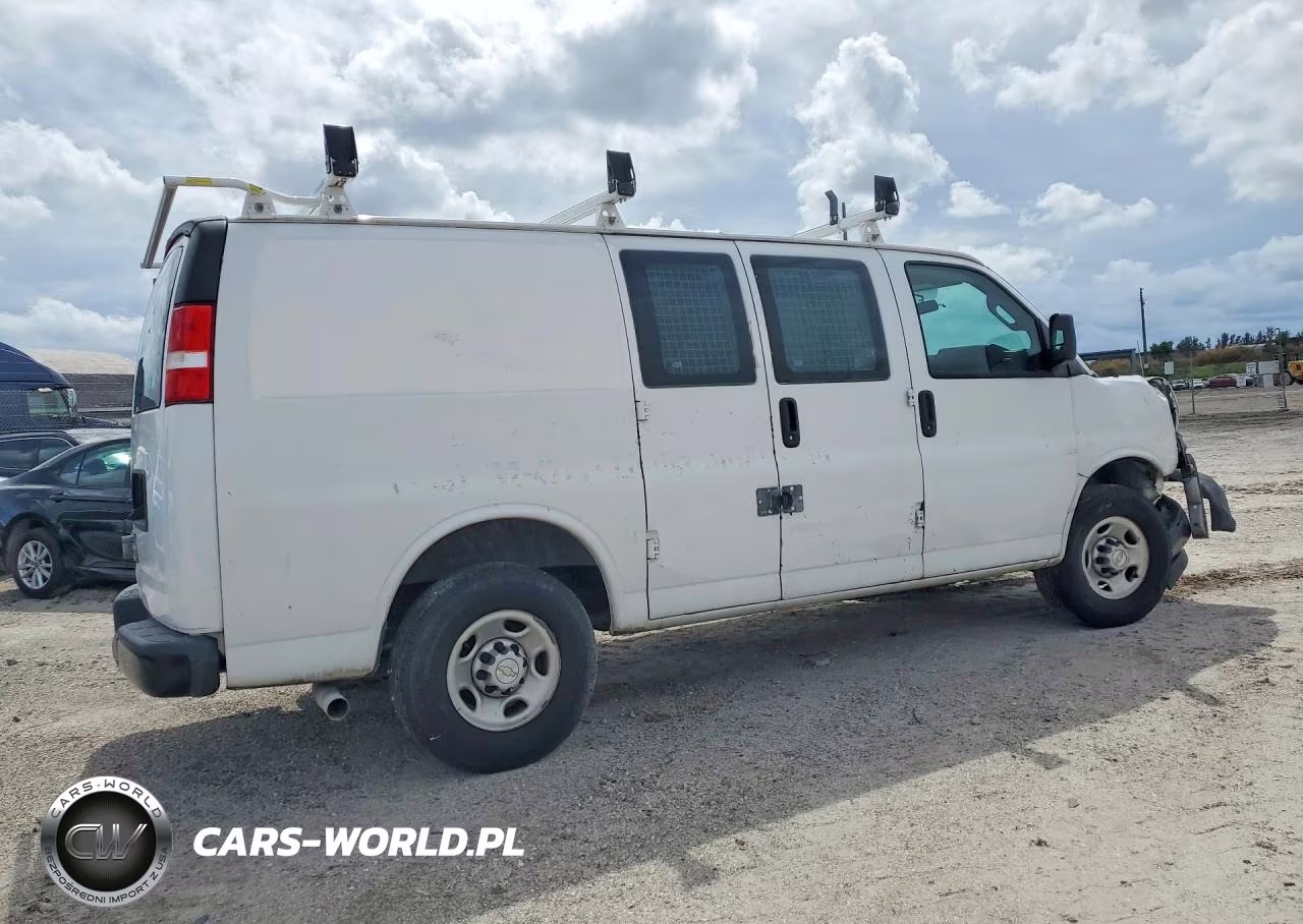2021 Chevrolet Express G2500 VIN:1GCWGAFP0M1236325 - 3