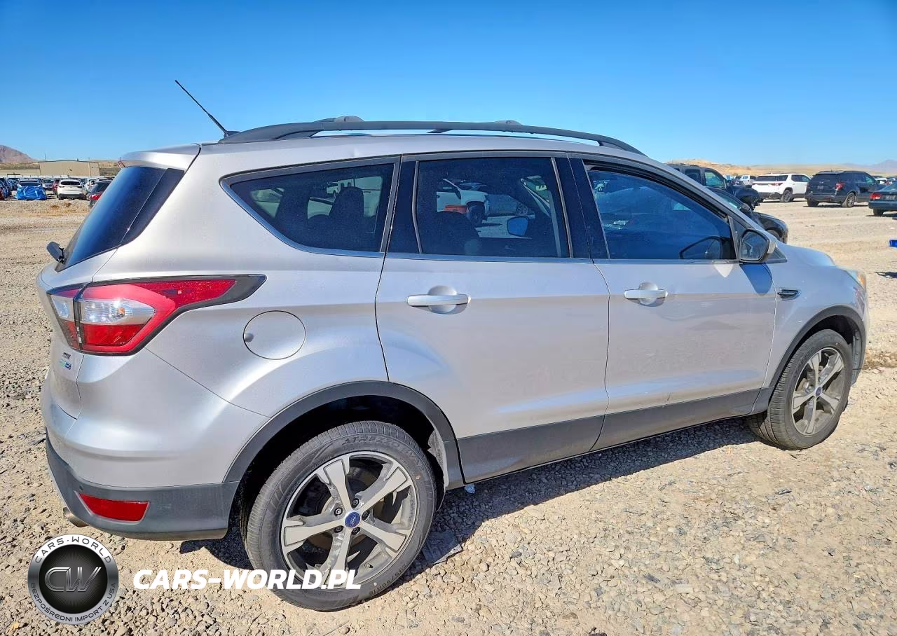 2017 Ford Escape Se VIN:1FMCU9GD0HUA39296 - 3