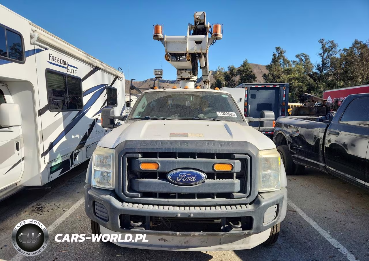 2013 Ford F450 Super Duty Bucket Truck VIN:1FDUF4GT6DEB88759 - 5