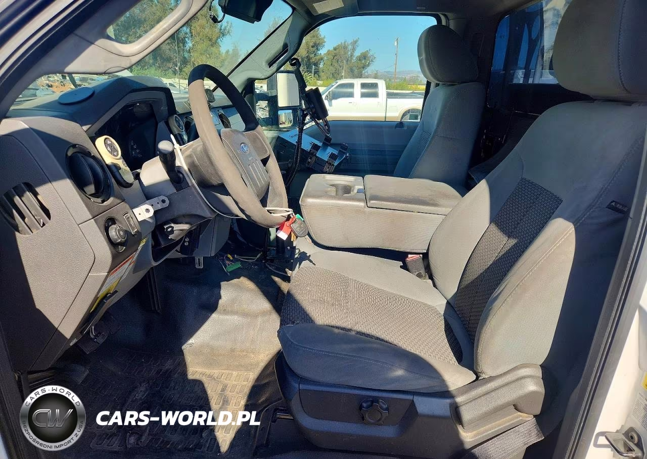 2013 Ford F450 Super Duty Bucket Truck VIN:1FDUF4GT6DEB88759 - 7