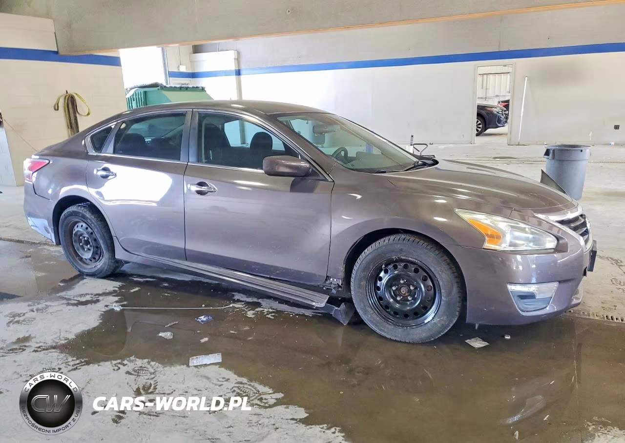 2015 Nissan Altima 2.5 S VIN:1N4AL3AP9FN369577 - 4