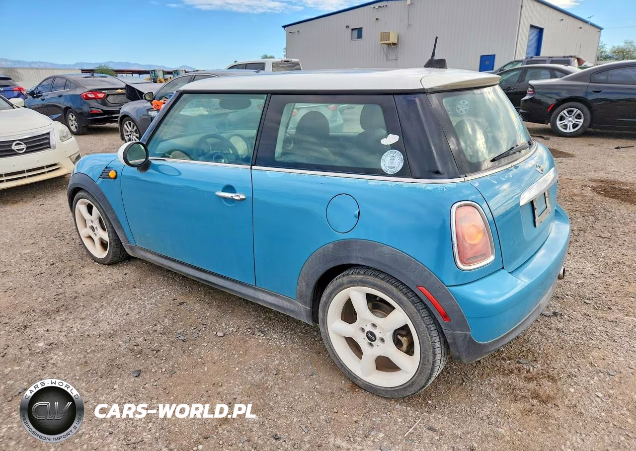 2008 Mini Cooper VIN:WMWMF33508TT62720 - 2