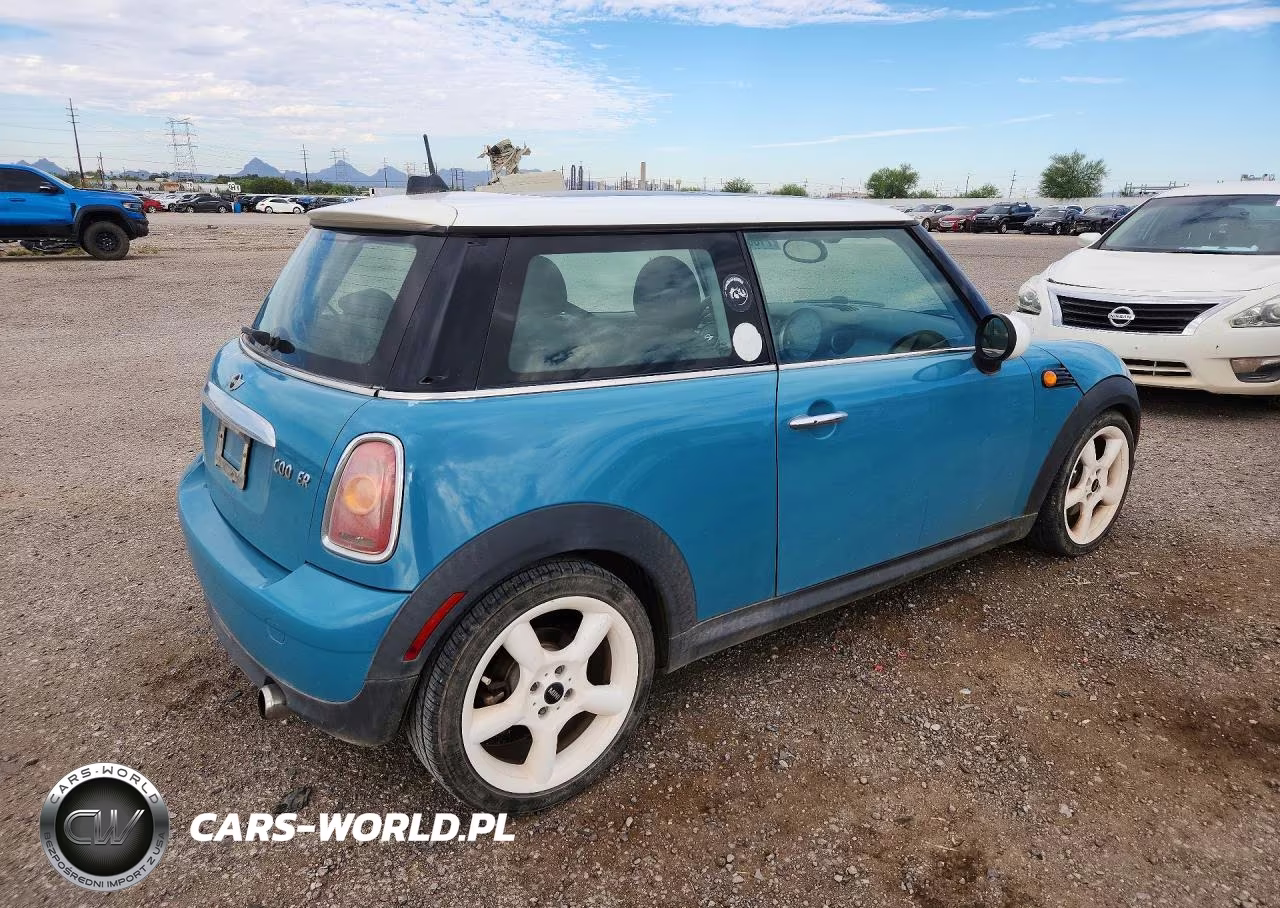 2008 Mini Cooper VIN:WMWMF33508TT62720 - 3