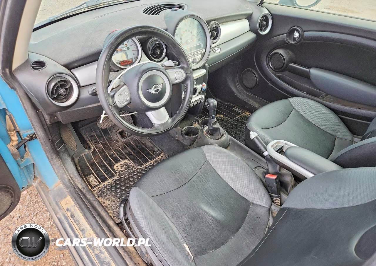 2008 Mini Cooper VIN:WMWMF33508TT62720 - 8