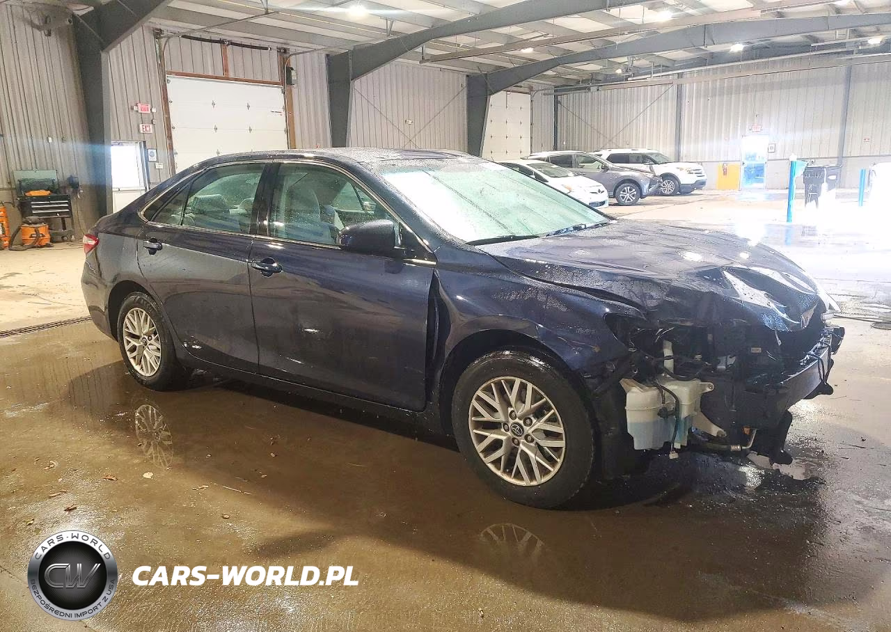 2017 Toyota Camry Le VIN:4T1BF1FK7HU660252 - 4