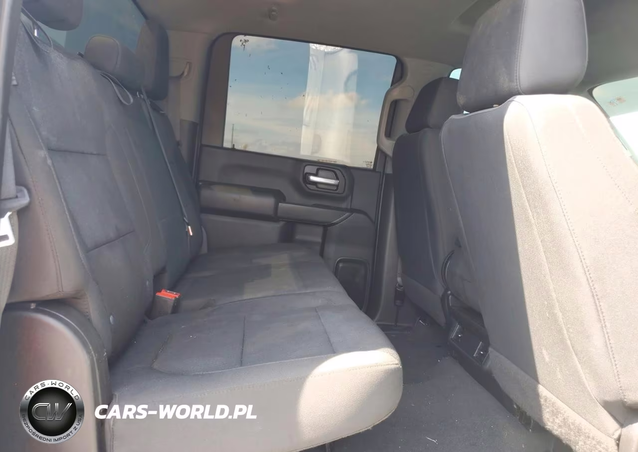 2021 Chevrolet Silverado K2500 Custom VIN:1GC4YME7XMF243907 - 10
