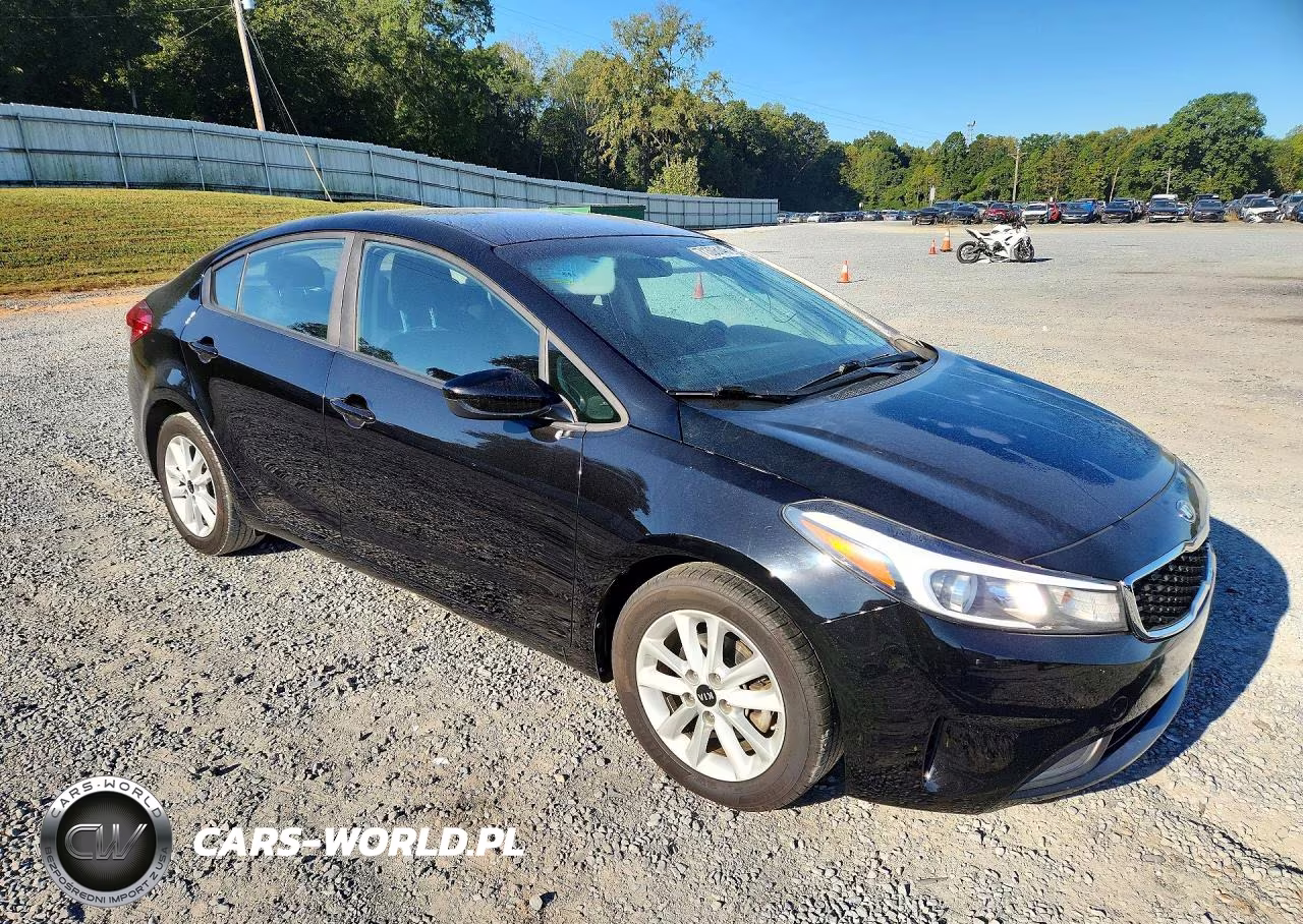 2018 Kia Forte Lx VIN:3KPFK4A75JE280398 - 4