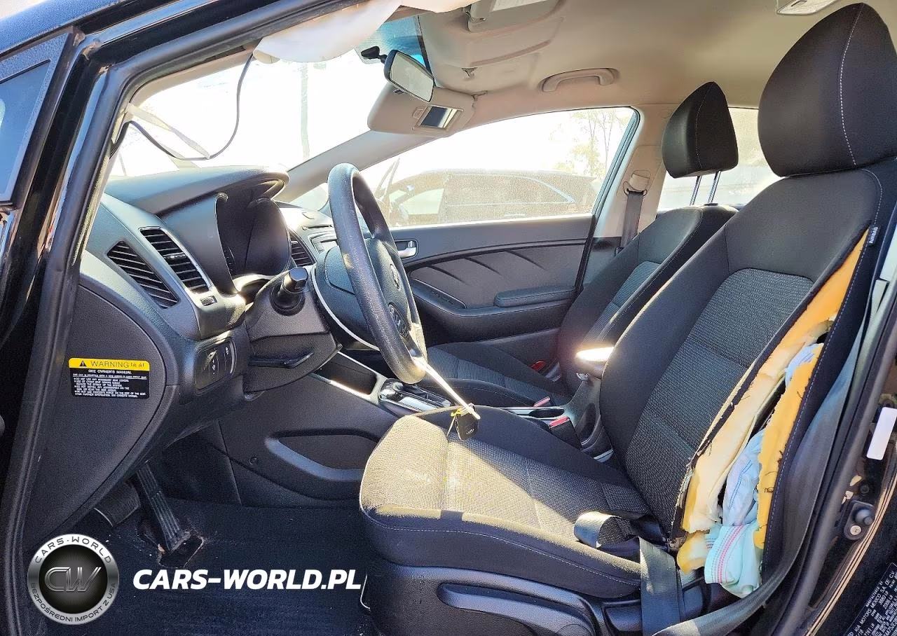 2018 Kia Forte Lx VIN:3KPFK4A75JE280398 - 7