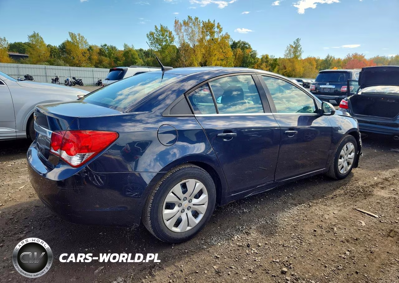 2014 Chevrolet Cruze Ls VIN:1G1PA5SG1E7239860 - 3