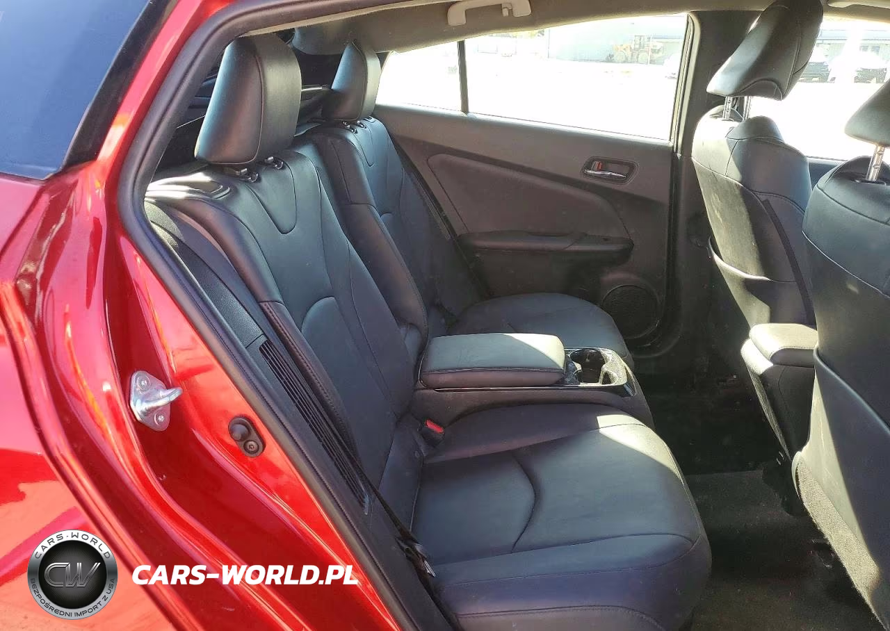 2019 Toyota Prius Prime Advanced VIN:JTDKARFPXK3116130 - 10