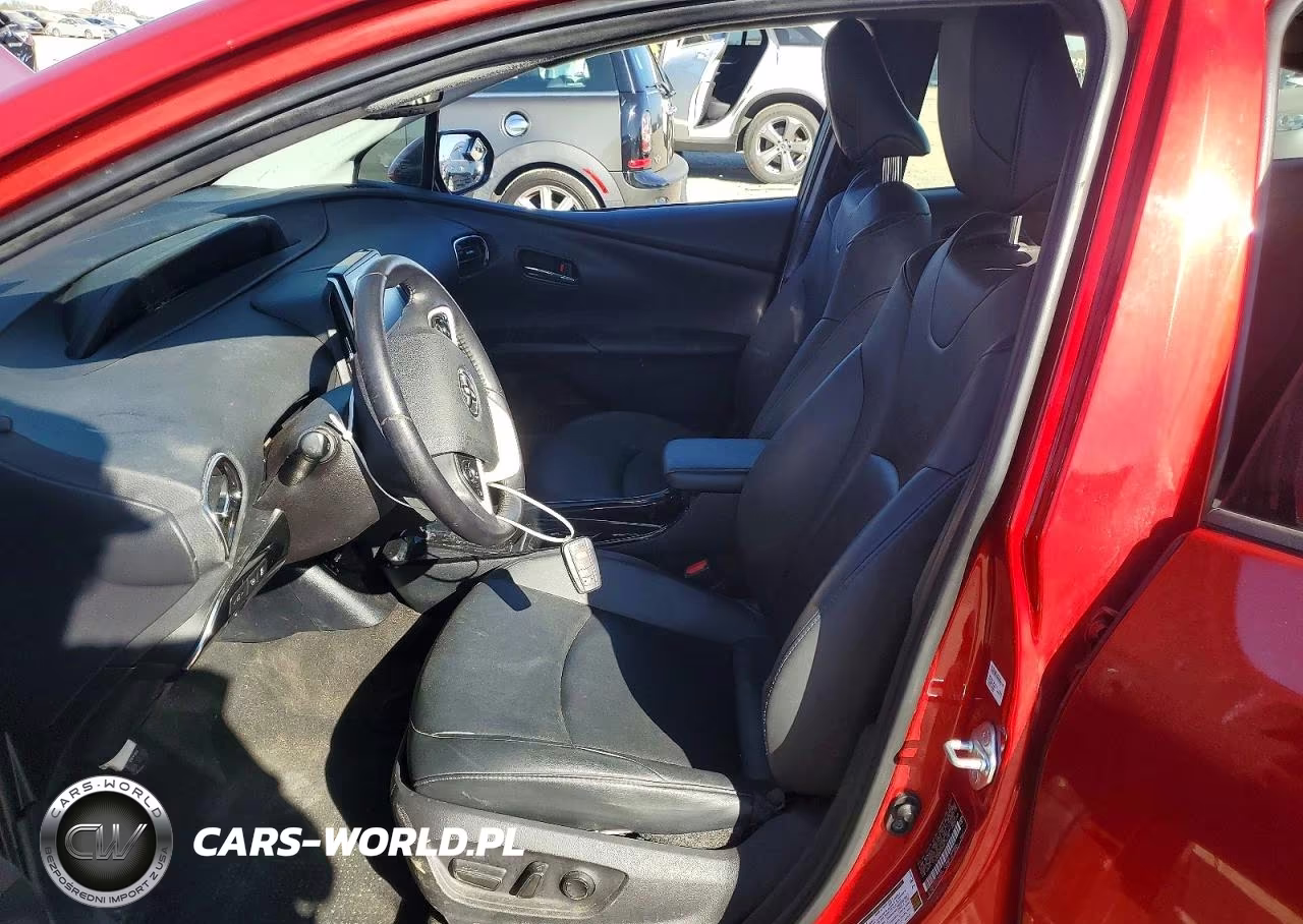 2019 Toyota Prius Prime Advanced VIN:JTDKARFPXK3116130 - 7