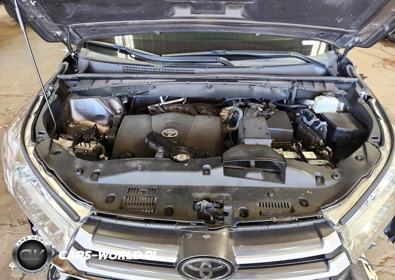 2019 Toyota Highlander Le Plus VIN:5TDBZRFH7KS922457 - 11