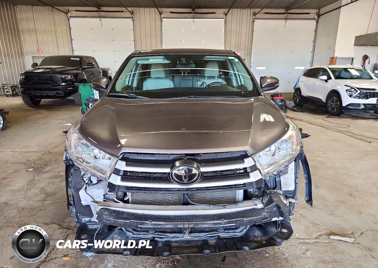 2019 Toyota Highlander Le Plus VIN:5TDBZRFH7KS922457 - 5