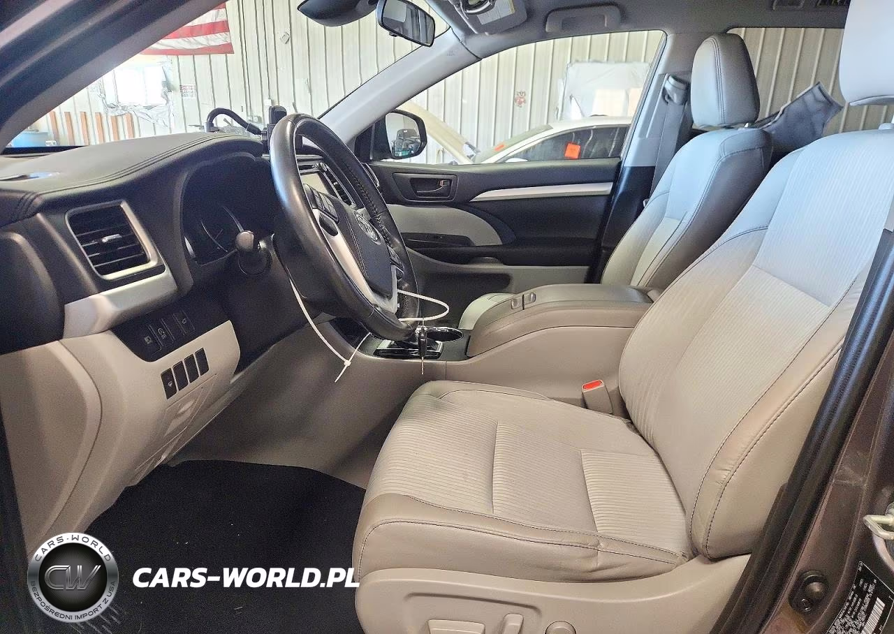 2019 Toyota Highlander Le Plus VIN:5TDBZRFH7KS922457 - 7