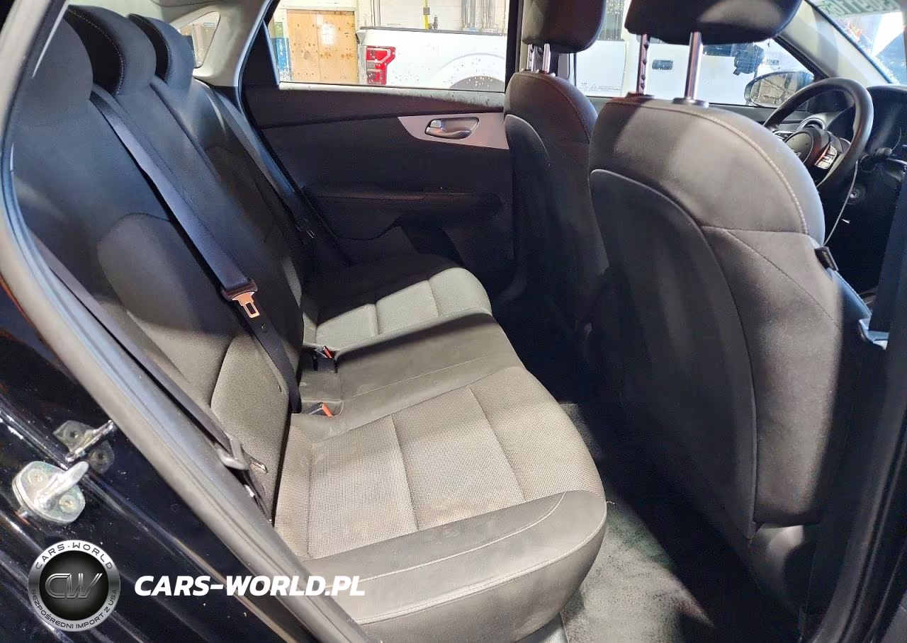 2023 Kia Forte Lxs VIN:3KPF24AD7PE581317 - 10