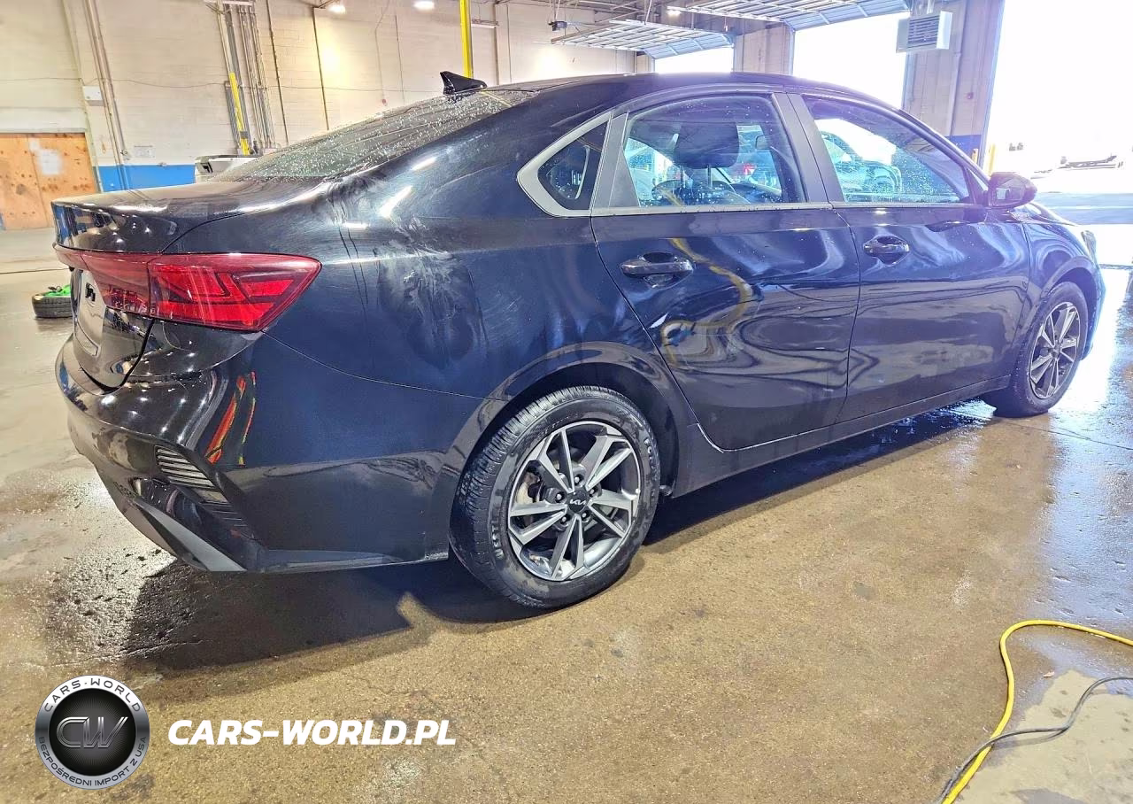 2023 Kia Forte Lxs VIN:3KPF24AD7PE581317 - 3