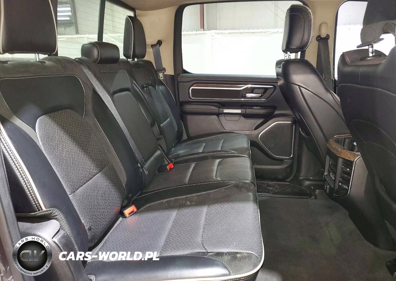 2019 Ram 1500 Laramie VIN:1C6SRFJT5KN808206 - 10