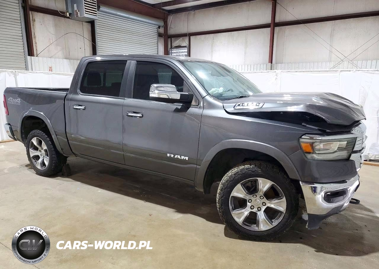 2019 Ram 1500 Laramie VIN:1C6SRFJT5KN808206 - 4