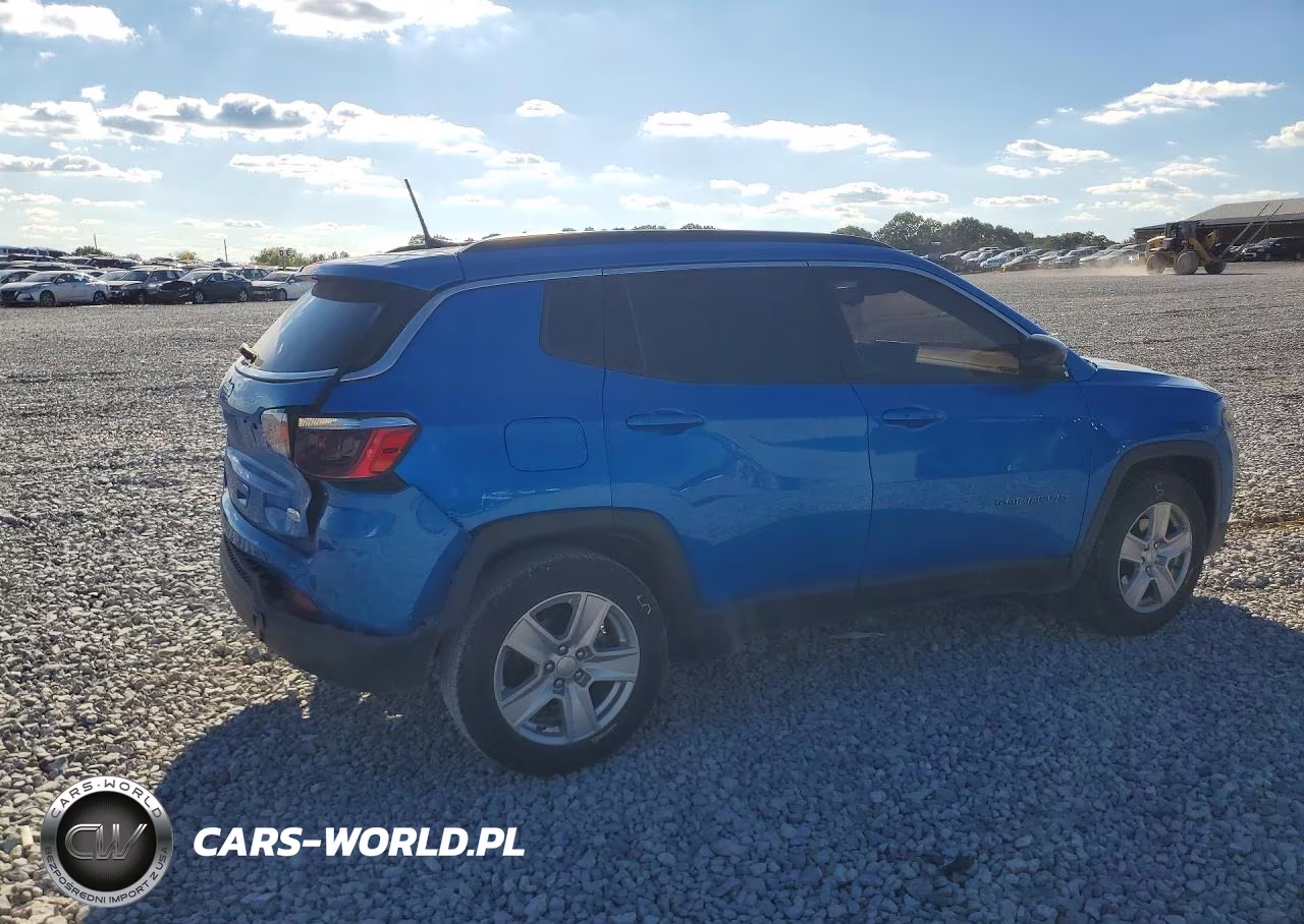 2022 Jeep Compass Latitude VIN:3C4NJCBB8NT182740 - 3