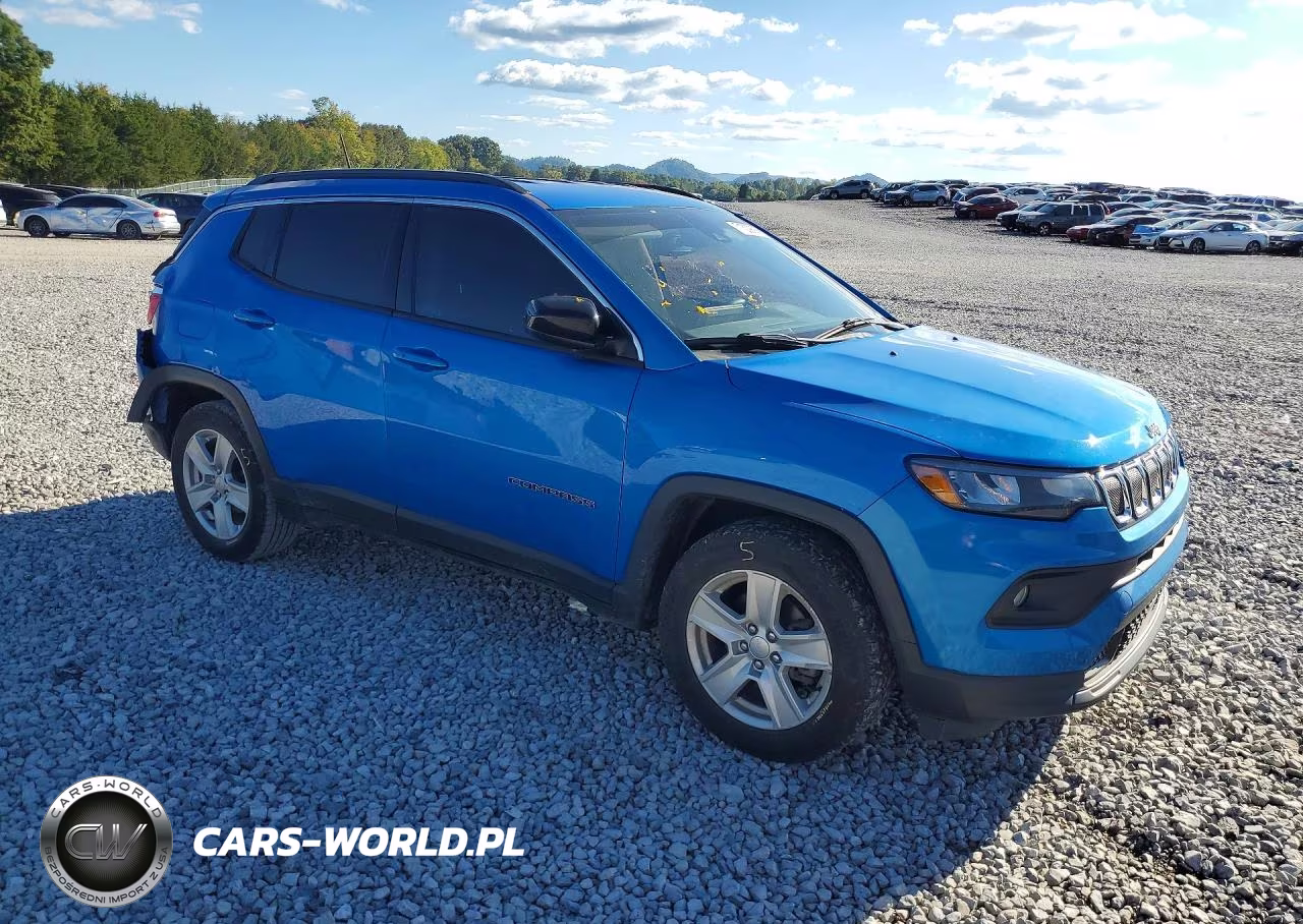 2022 Jeep Compass Latitude VIN:3C4NJCBB8NT182740 - 4