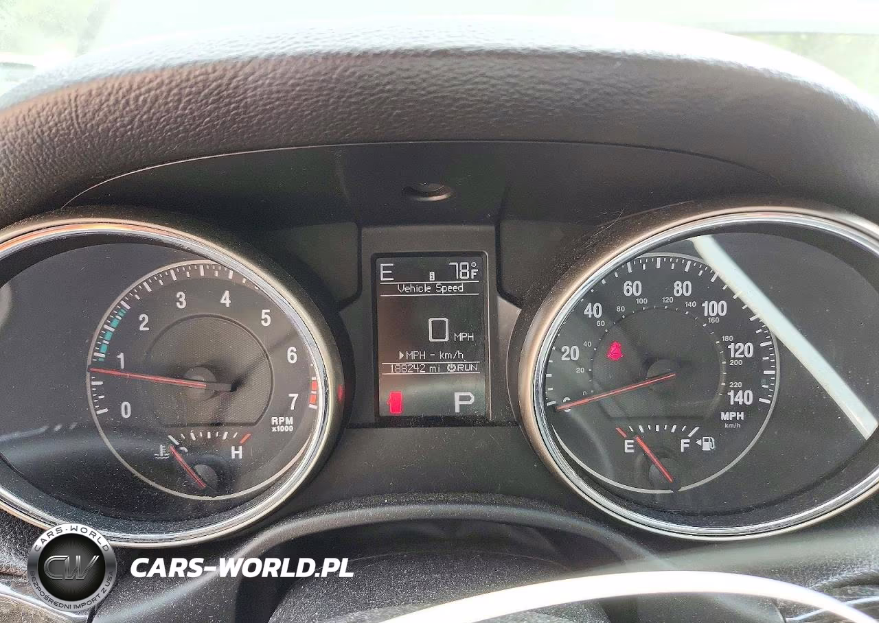 2013 Jeep Grand Cherokee Laredo VIN:1C4RJFAG0DC544103 - 9