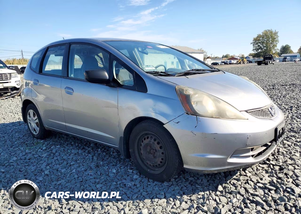 2010 Honda Fit VIN:JHMGE8H26AC001270 - 4