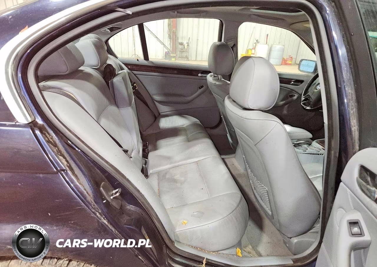2005 BMW 330 Xi VIN:WBAEW53405PN37592 - 10