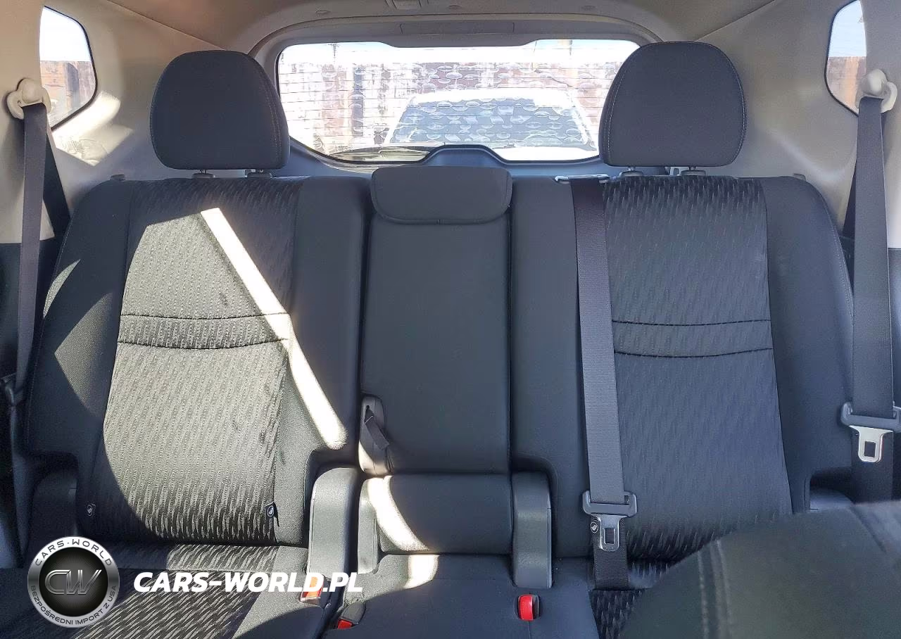 2017 Nissan Rogue S VIN:KNMAT2MT7HP611111 - 10