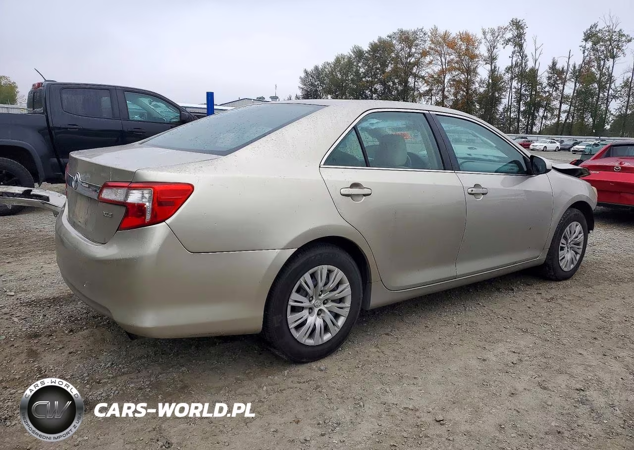 2014 Toyota Camry L VIN:4T4BF1FK3ER419872 - 3