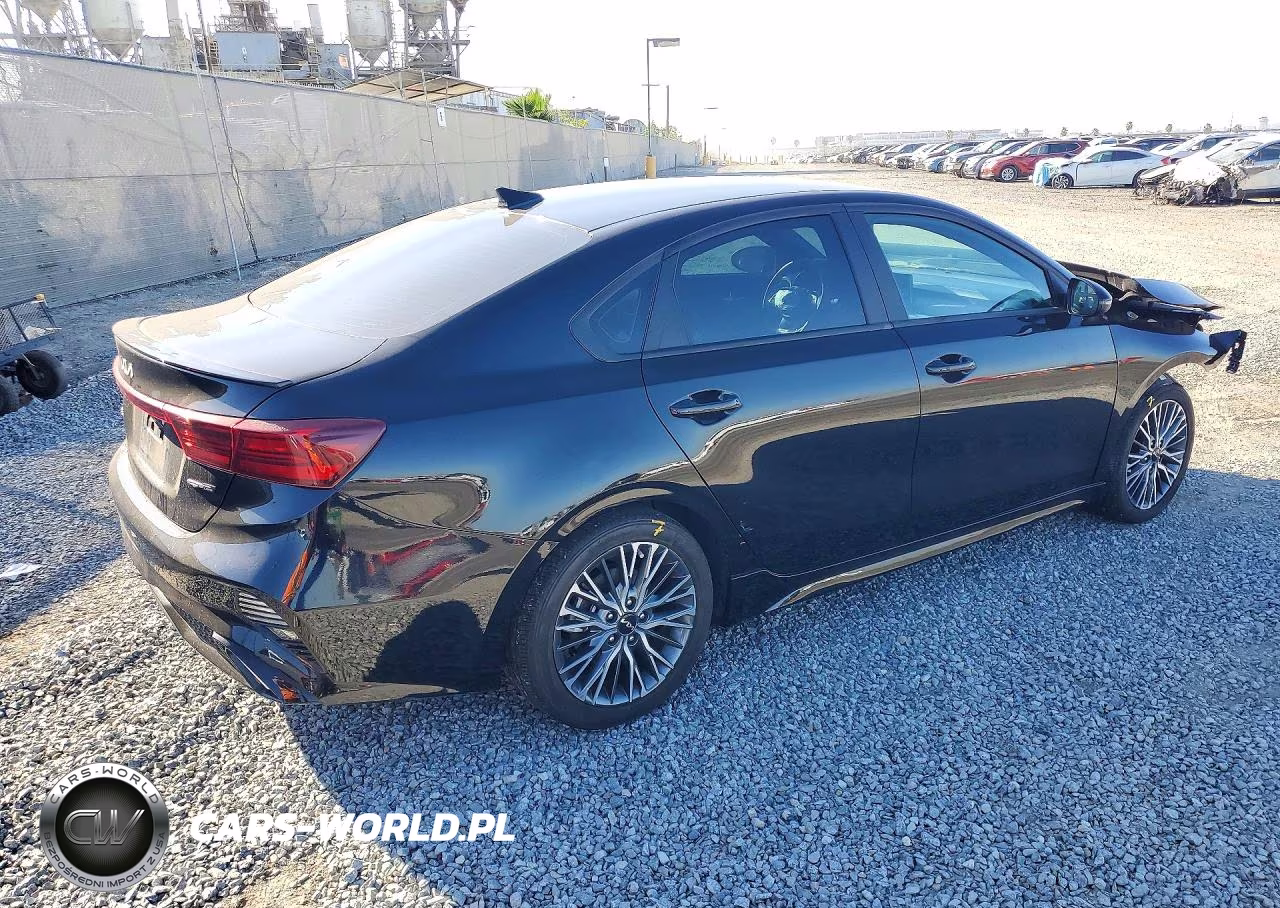 2023 Kia Forte Gt Line VIN:3KPF54AD3PE619777 - 3