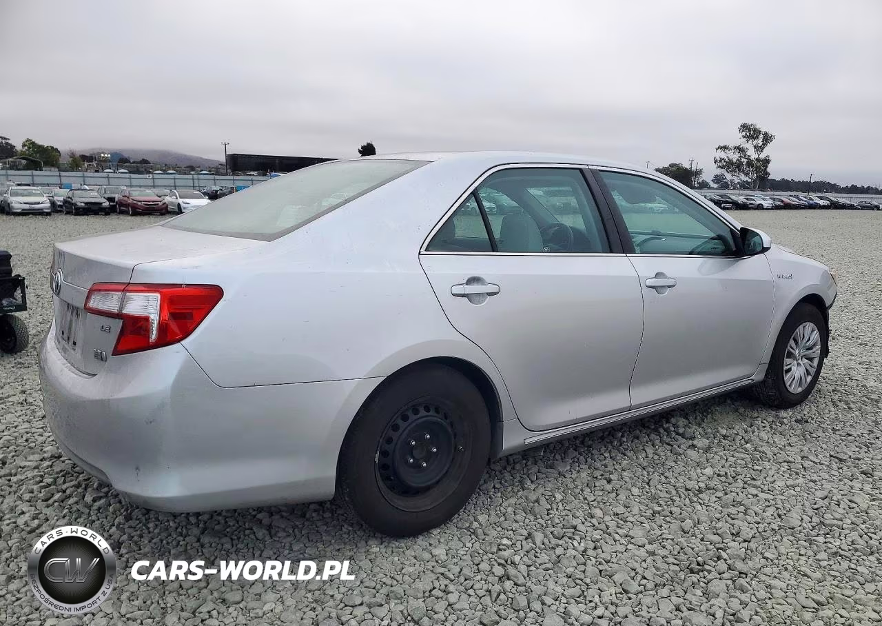 2013 Toyota Camry Hybrid Le VIN:4T1BD1FK3DU076351 - 3